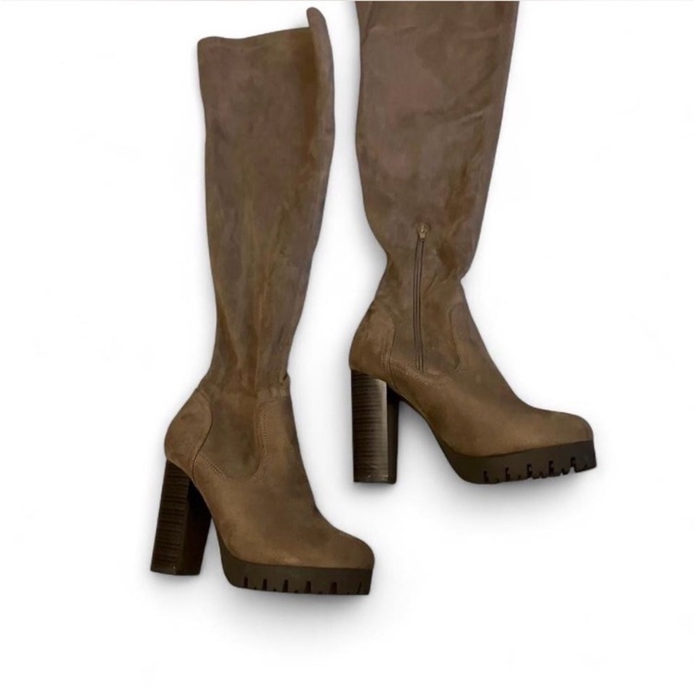 High Heel Knee-High Boots‎ in Tan